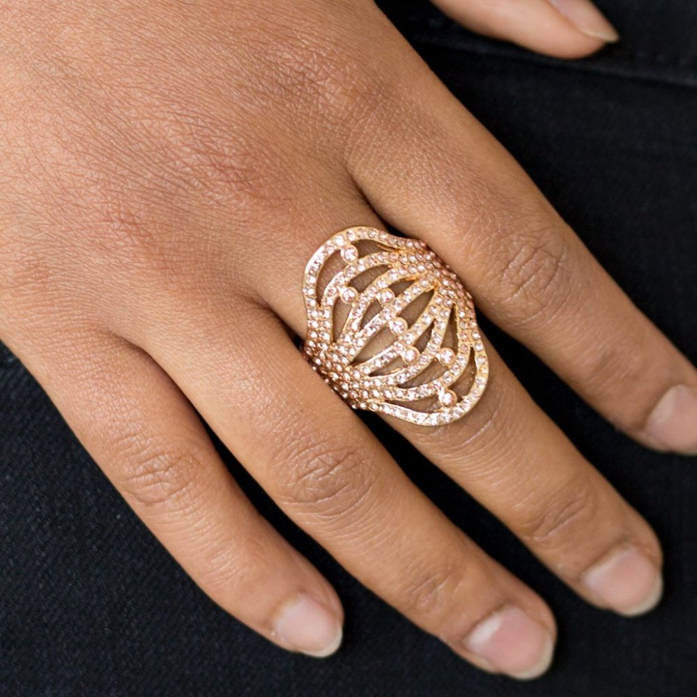 Paparazzi ♥ Stratospheric - Gold ♥ Ring